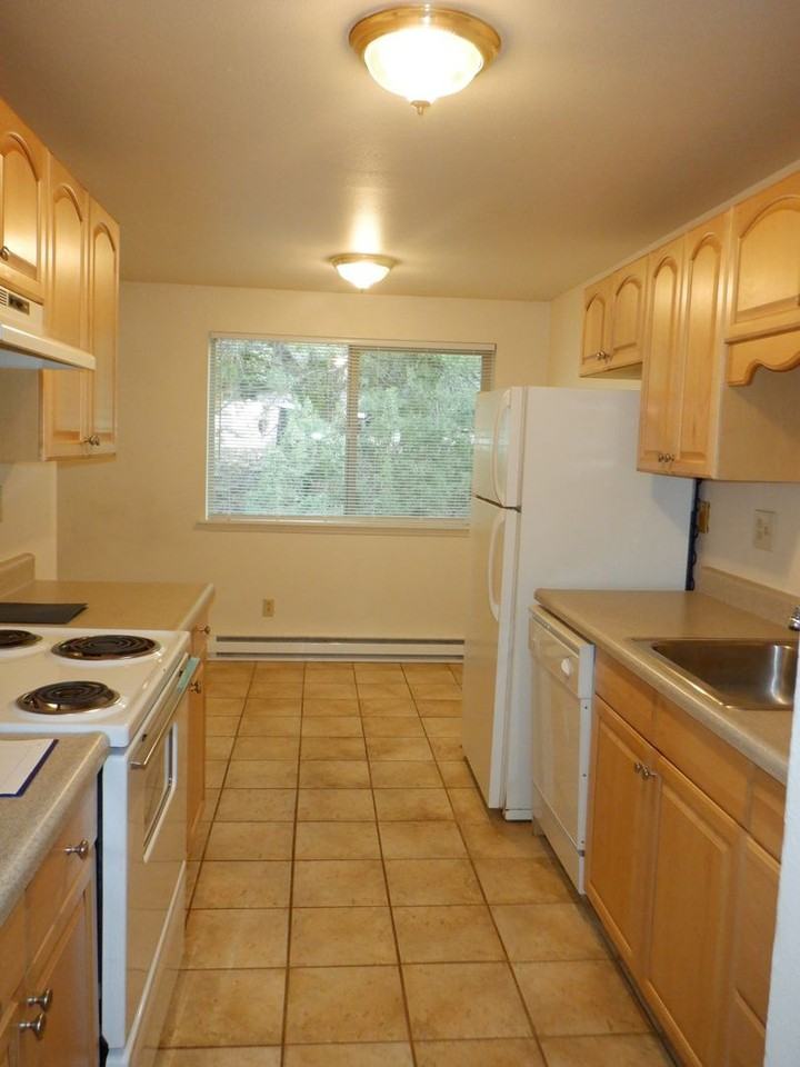 1529 Nw Portland Ave #A - Photo 2 of 13