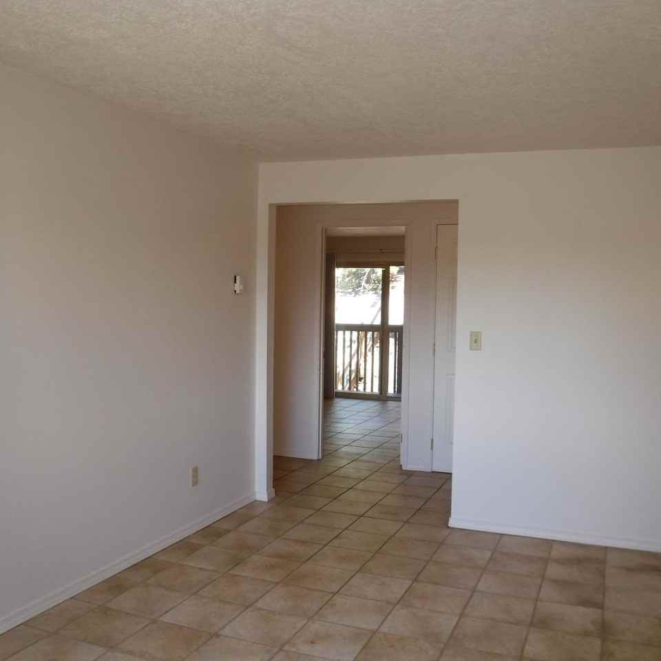 1529 Nw Portland Ave #A - Photo 6 of 13