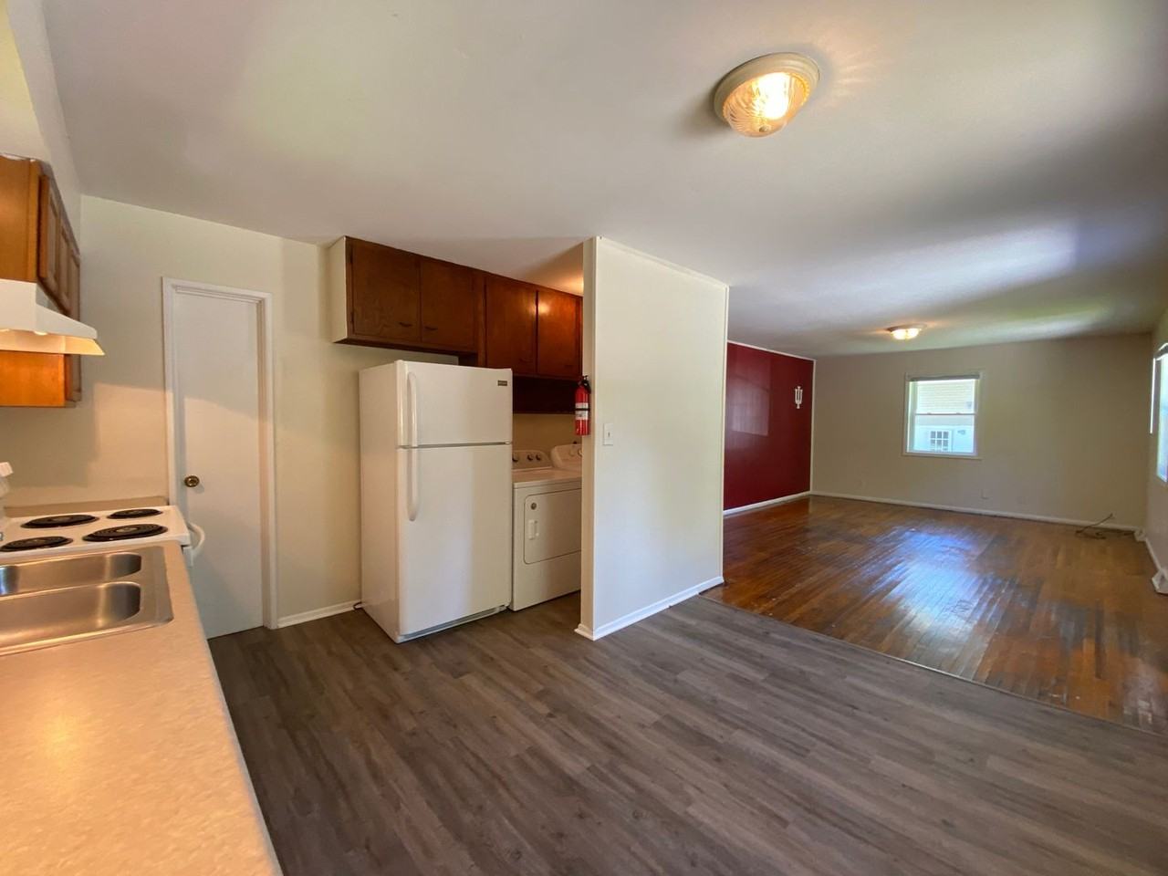 428 N Clark St - Photo 3 of 15