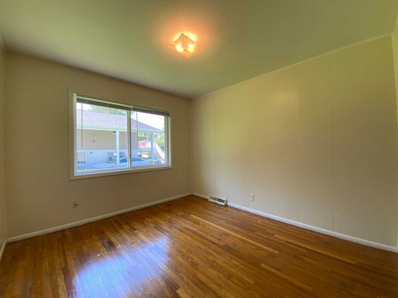 428 N Clark St - Photo 7 of 15