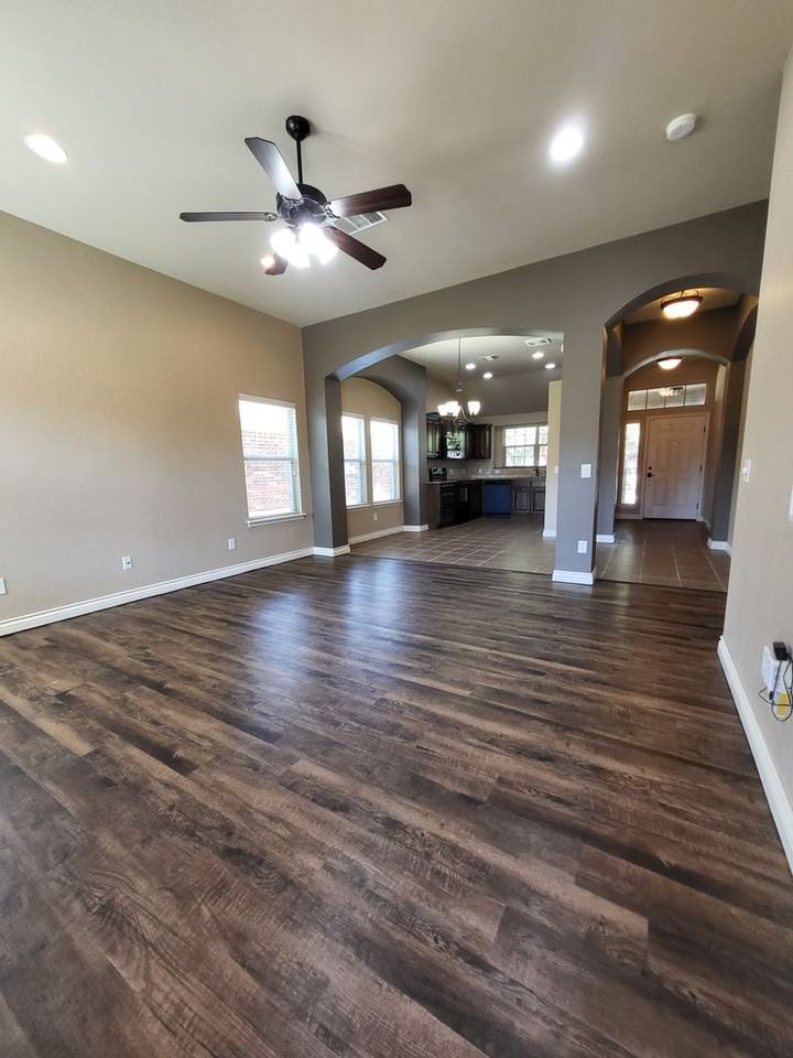 912 Bear Mountain Dr - Photo 2 of 24