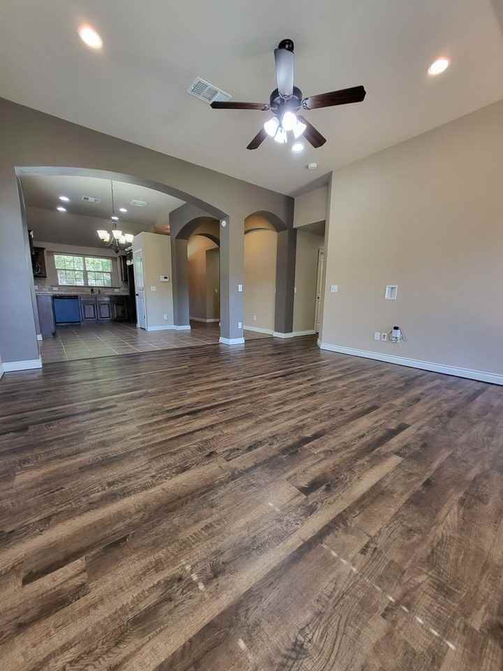 912 Bear Mountain Dr - Photo 3 of 24