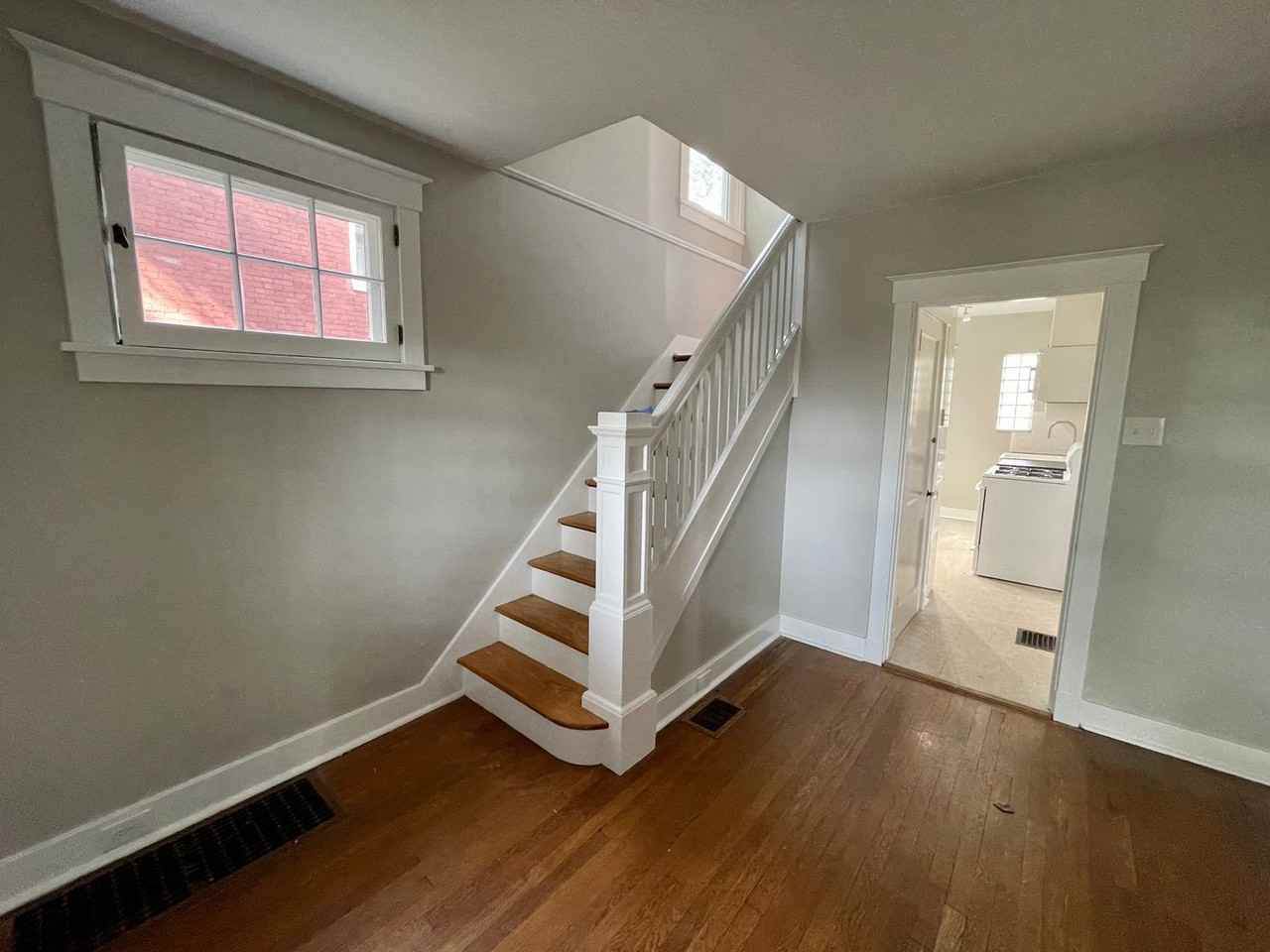 1221 E End Ave - Photo 5 of 33