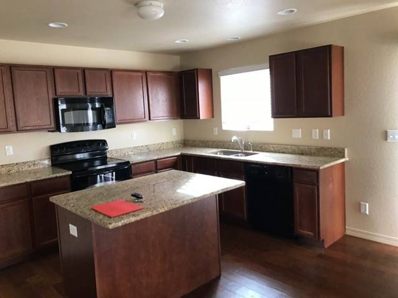 7663 Manistique Dr - Photo 3 of 14