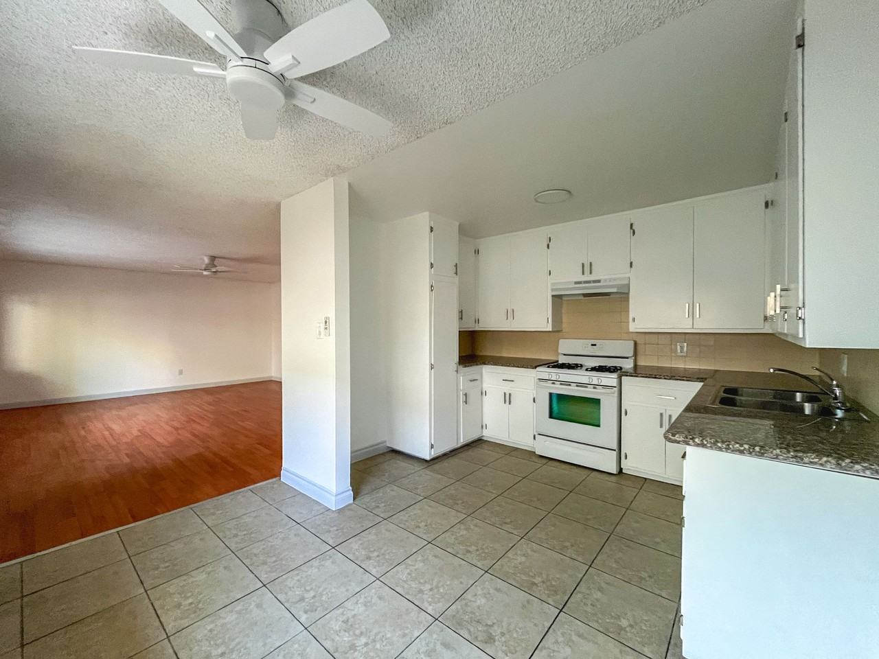 1059 N Wilmington Ave - Photo 3 of 14