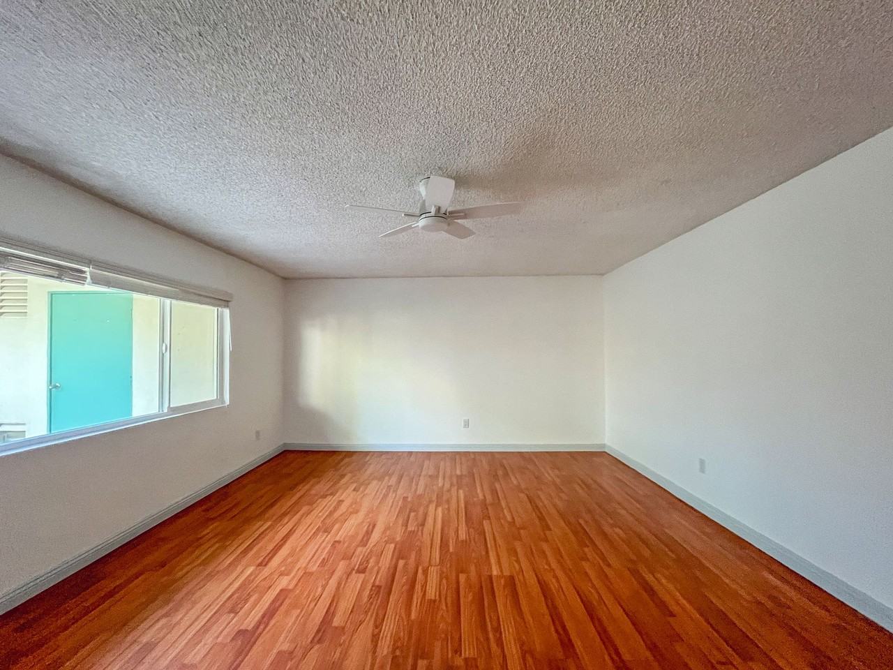 1059 N Wilmington Ave - Photo 7 of 14