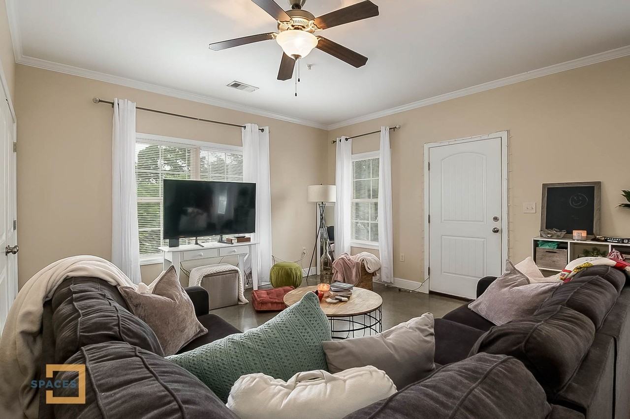 713 17th Ave - Photo 2 of 36