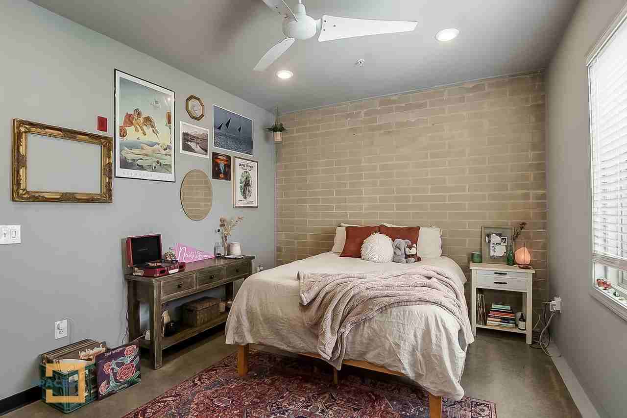 1016 Oak Ave - Photo 5 of 43