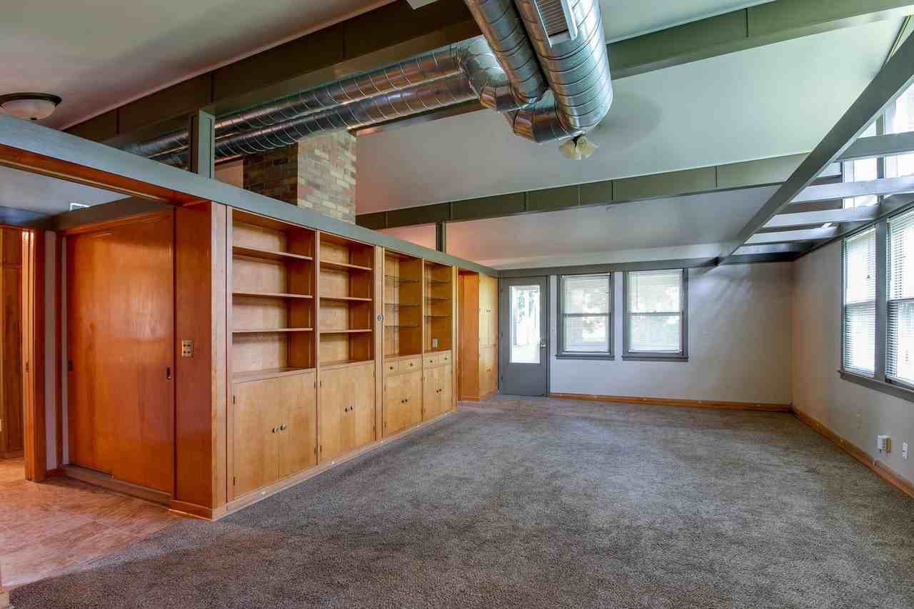1841 Elaine Dr - Photo 4 of 33
