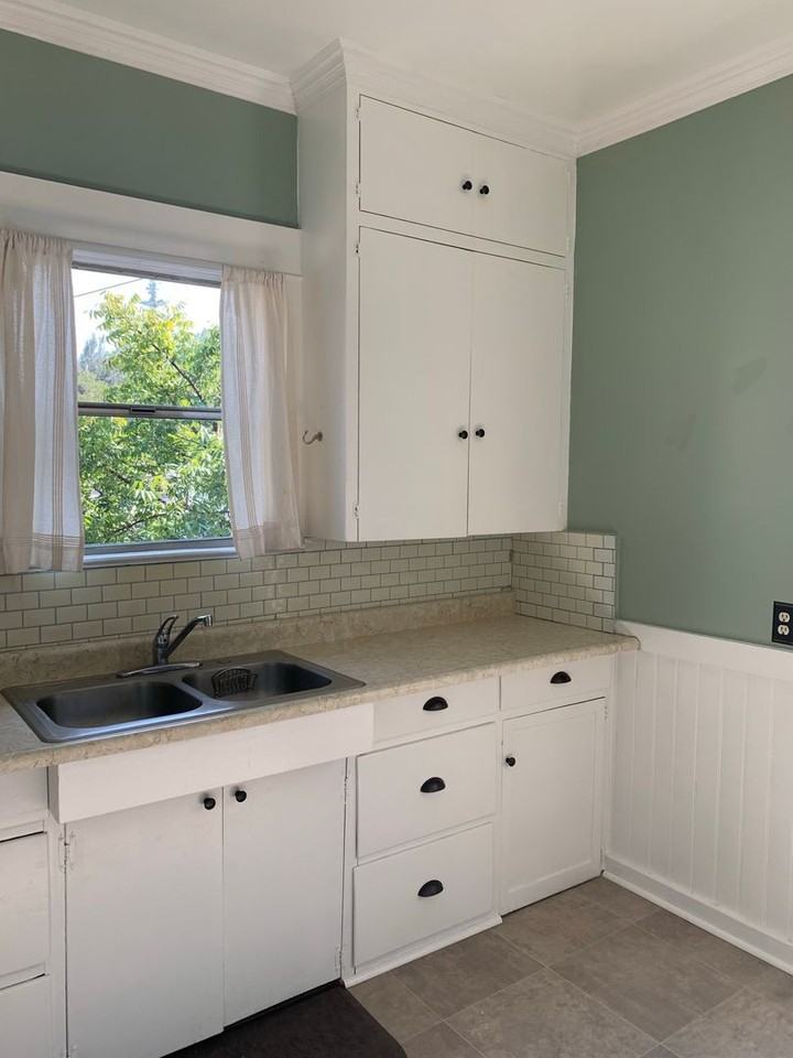 229 W 6th St - Photo 2 of 50