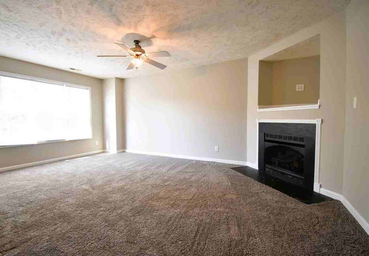 418 Sheila St - Photo 2 of 12