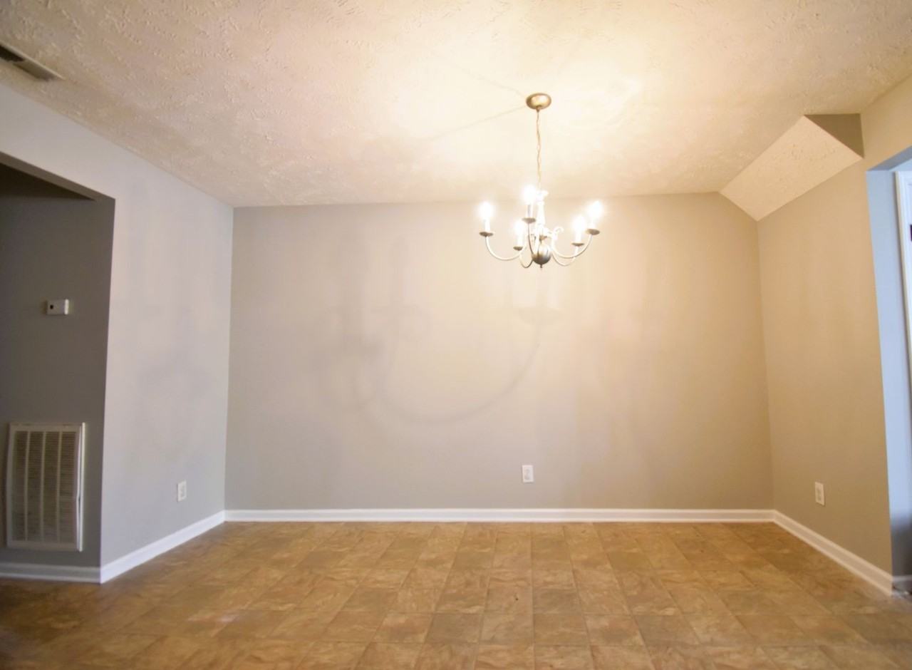 418 Sheila St - Photo 5 of 12