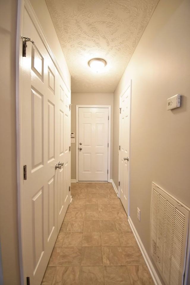 418 Sheila St - Photo 6 of 12