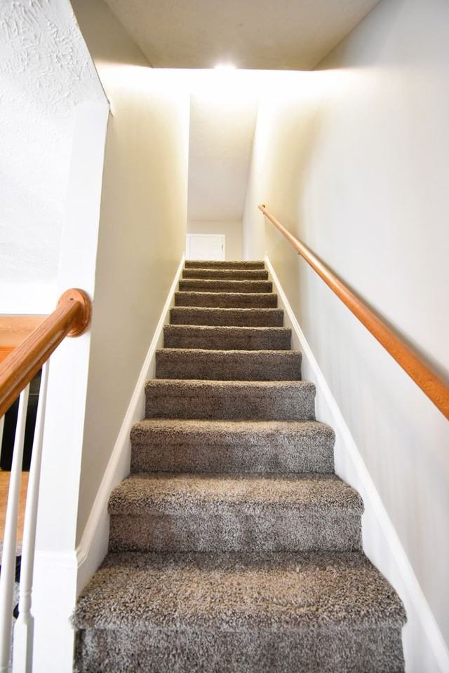 418 Sheila St - Photo 7 of 12