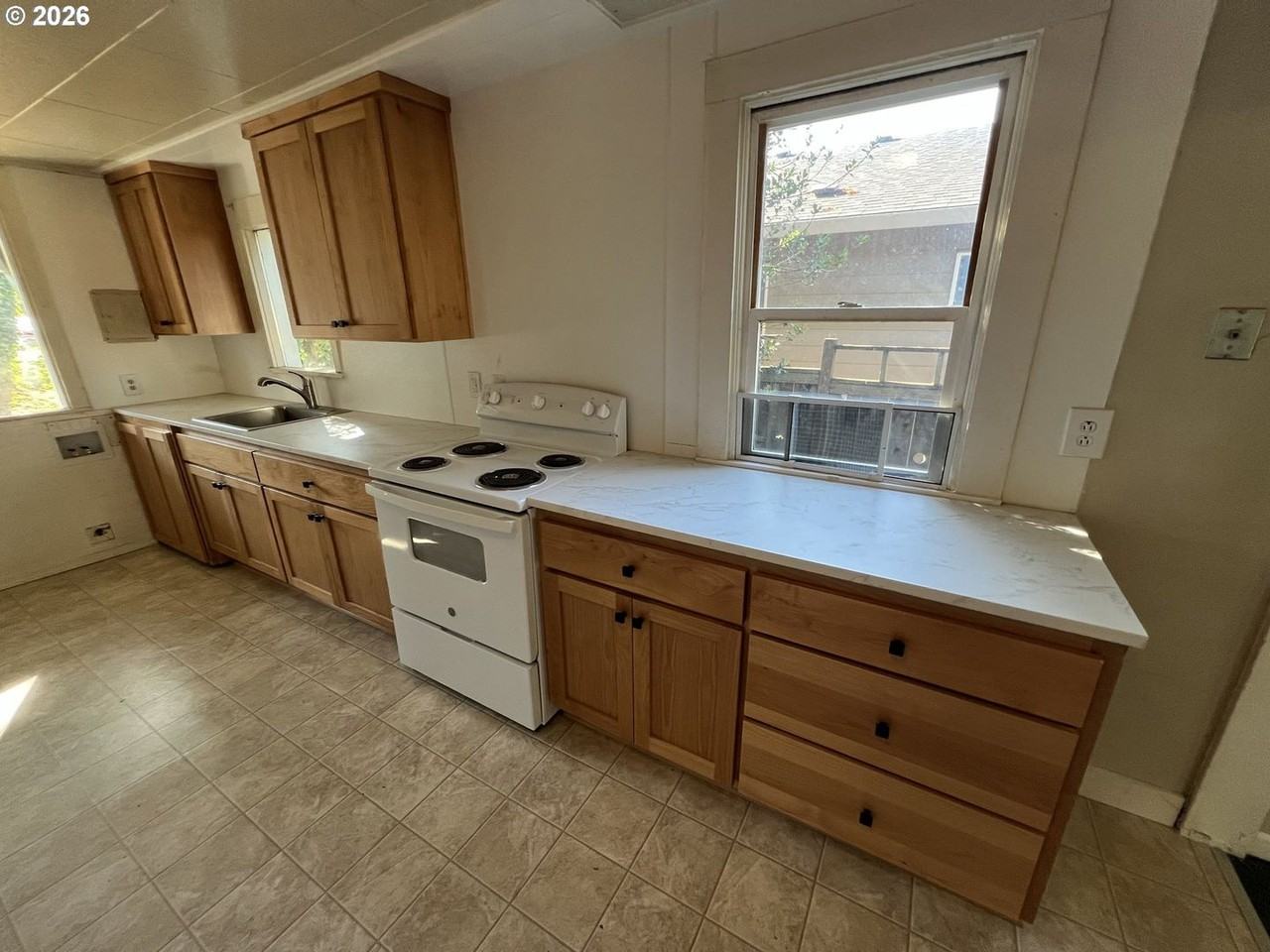 3407 Grand Blvd - Photo 5 of 12