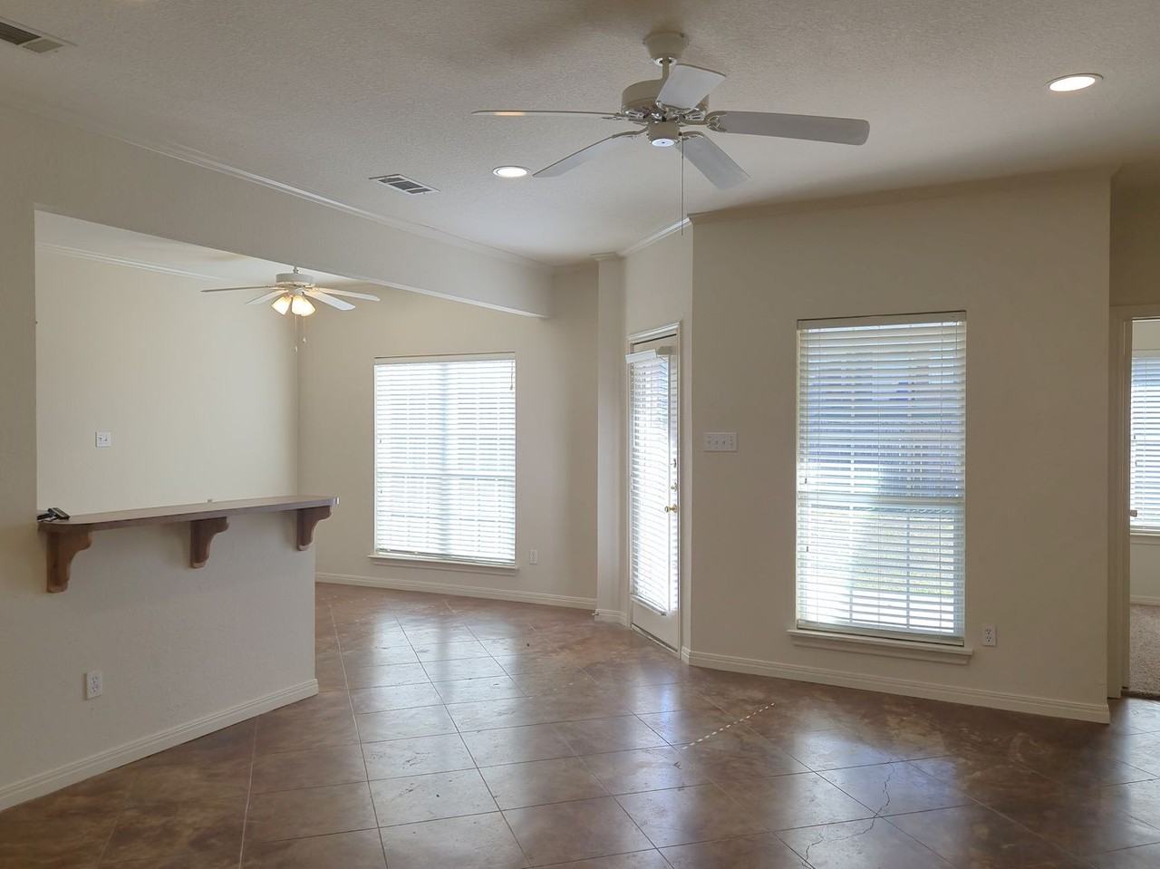 4000 Clydesdale Way - Photo 3 of 13
