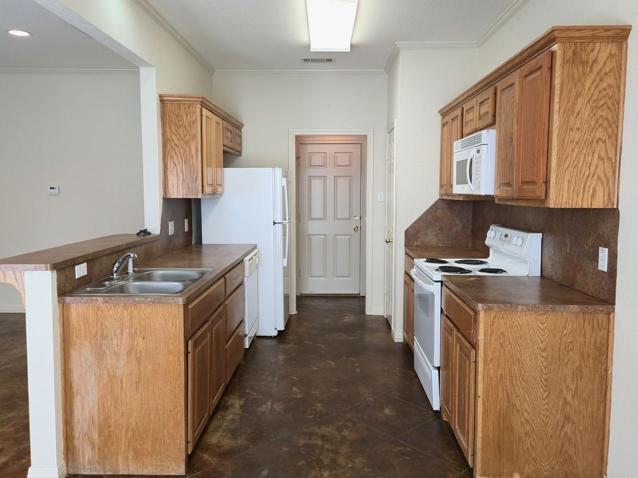4000 Clydesdale Way - Photo 5 of 13