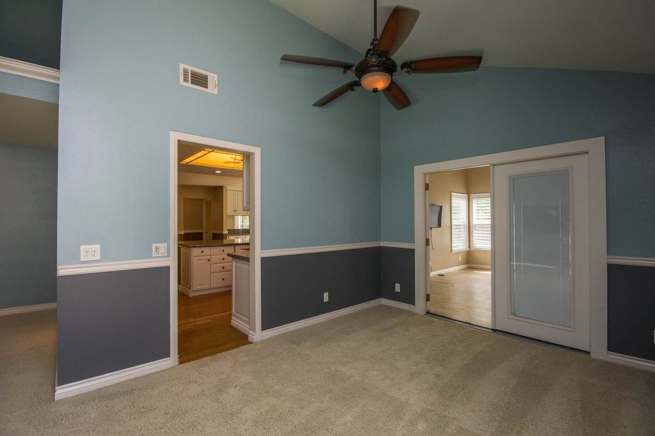 802 Hitching Post Rd - Photo 7 of 36