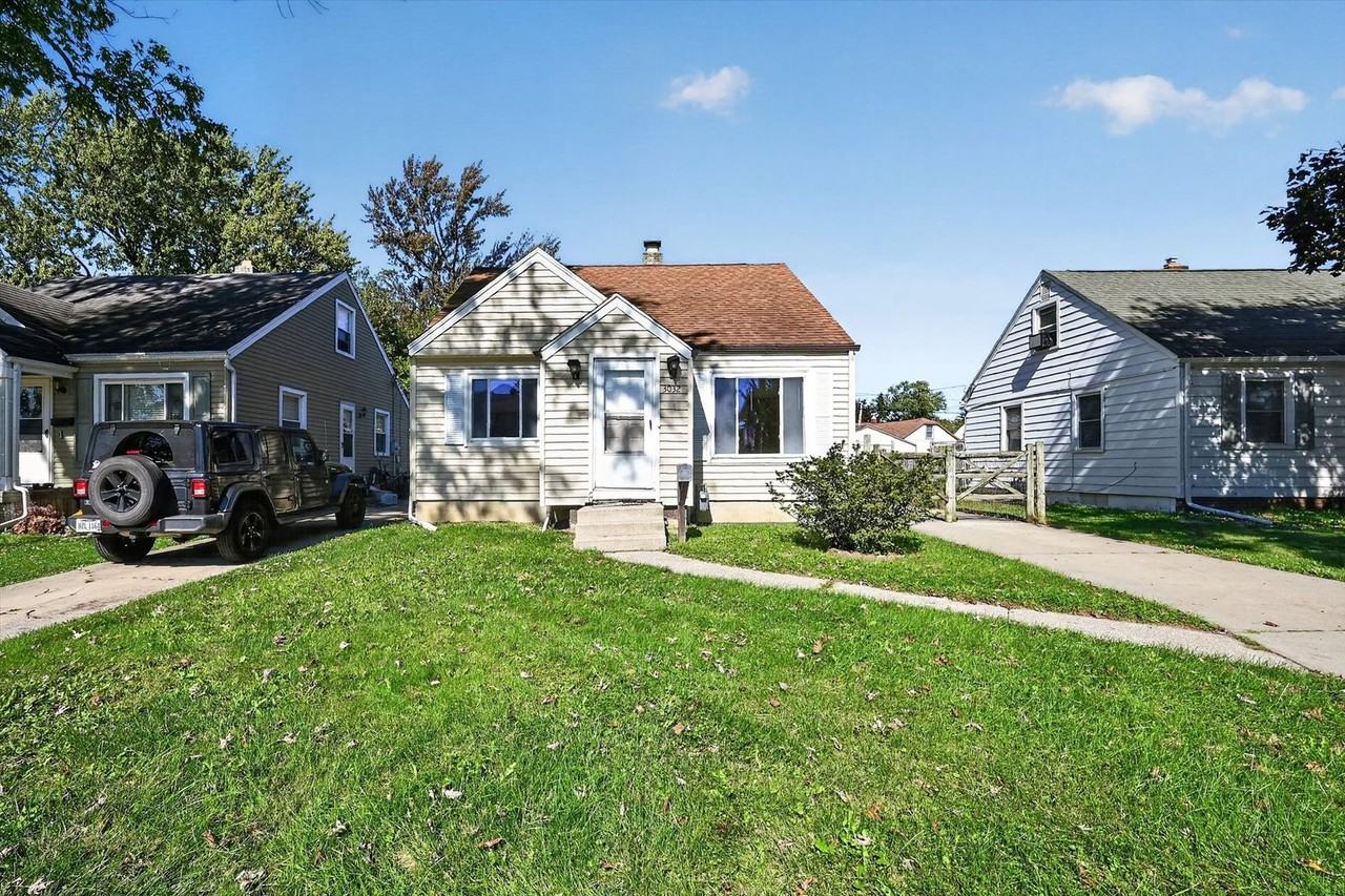 3032 Strathmoor Ave - Photo 2 of 39