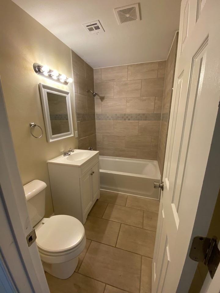 212 W Midland St - Photo 5 of 8
