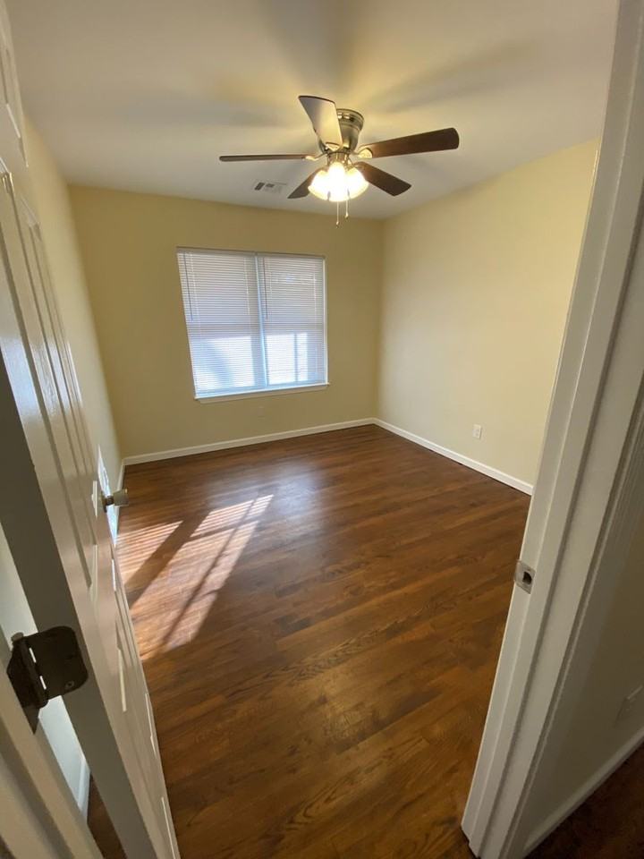 212 W Midland St - Photo 6 of 8