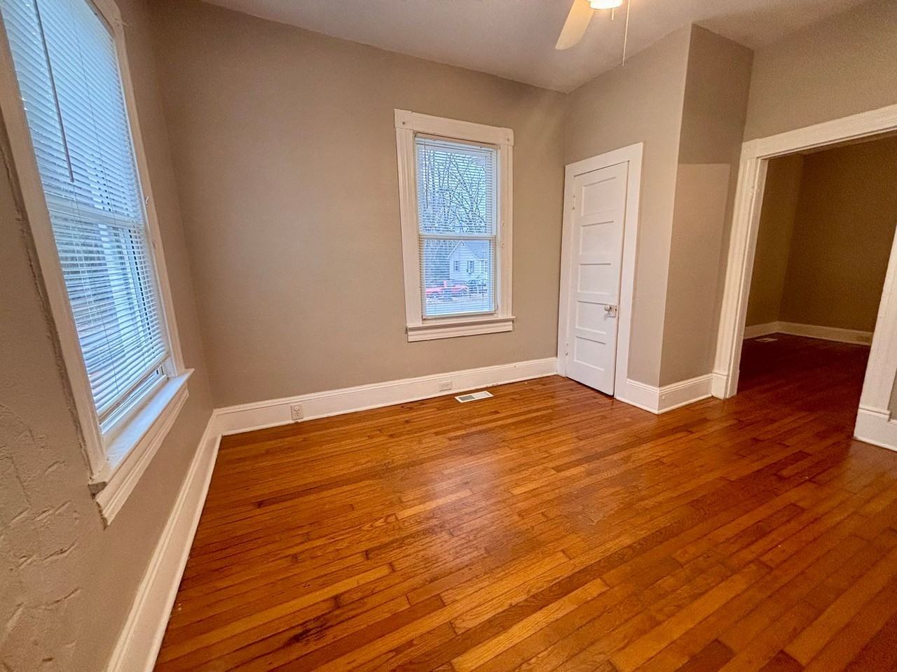 406 N Brunswick Ave - Photo 3 of 16