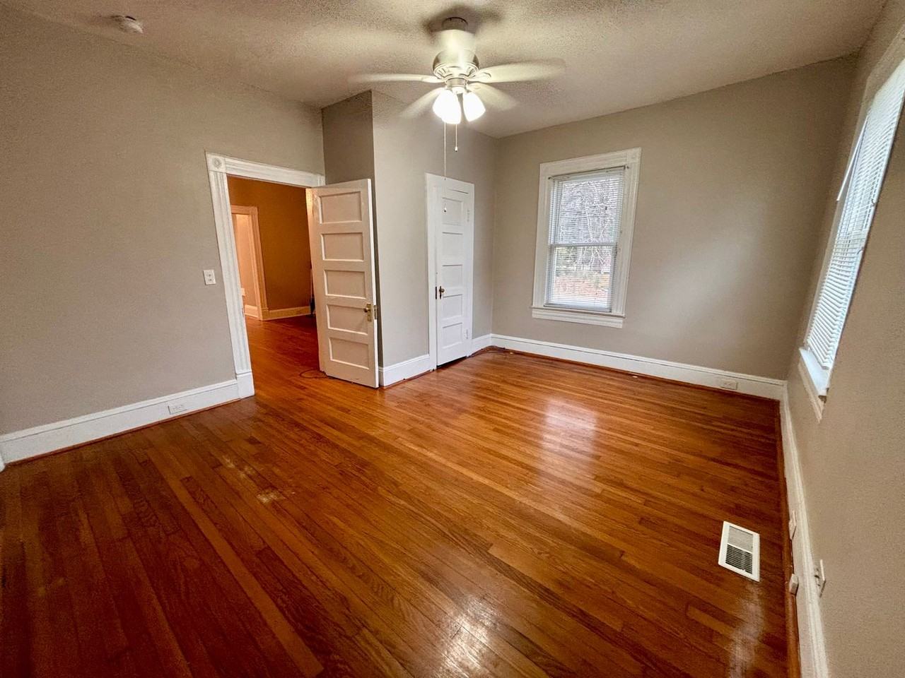 406 N Brunswick Ave - Photo 6 of 16