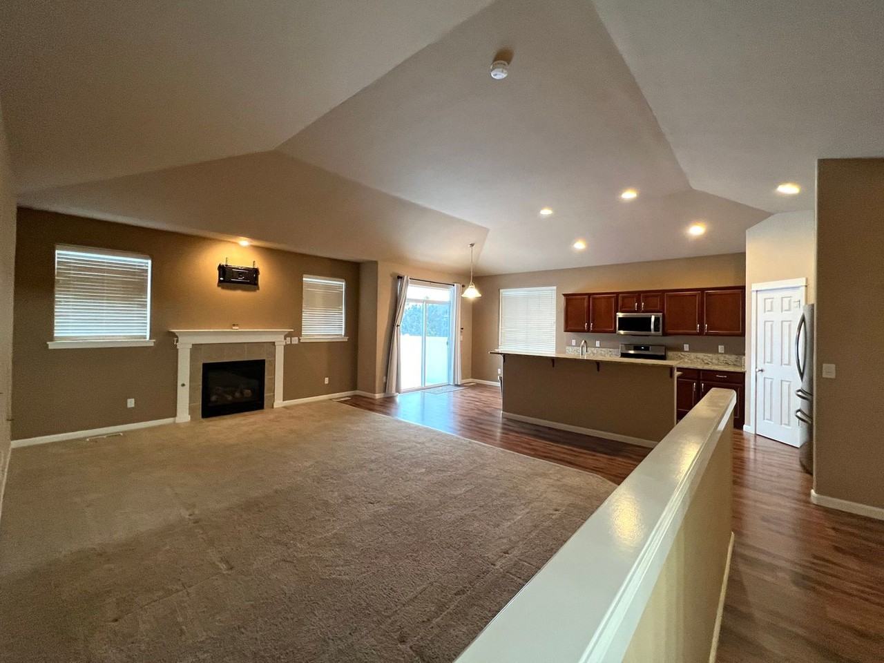 2668 Stonecreek Dr - Photo 3 of 24