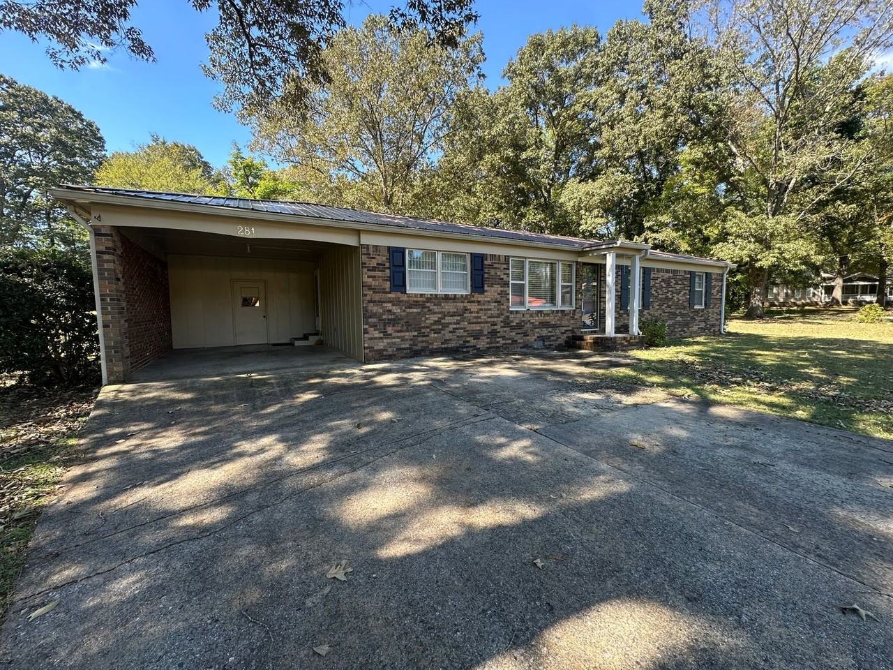 281 Stone St - Photo 2 of 18