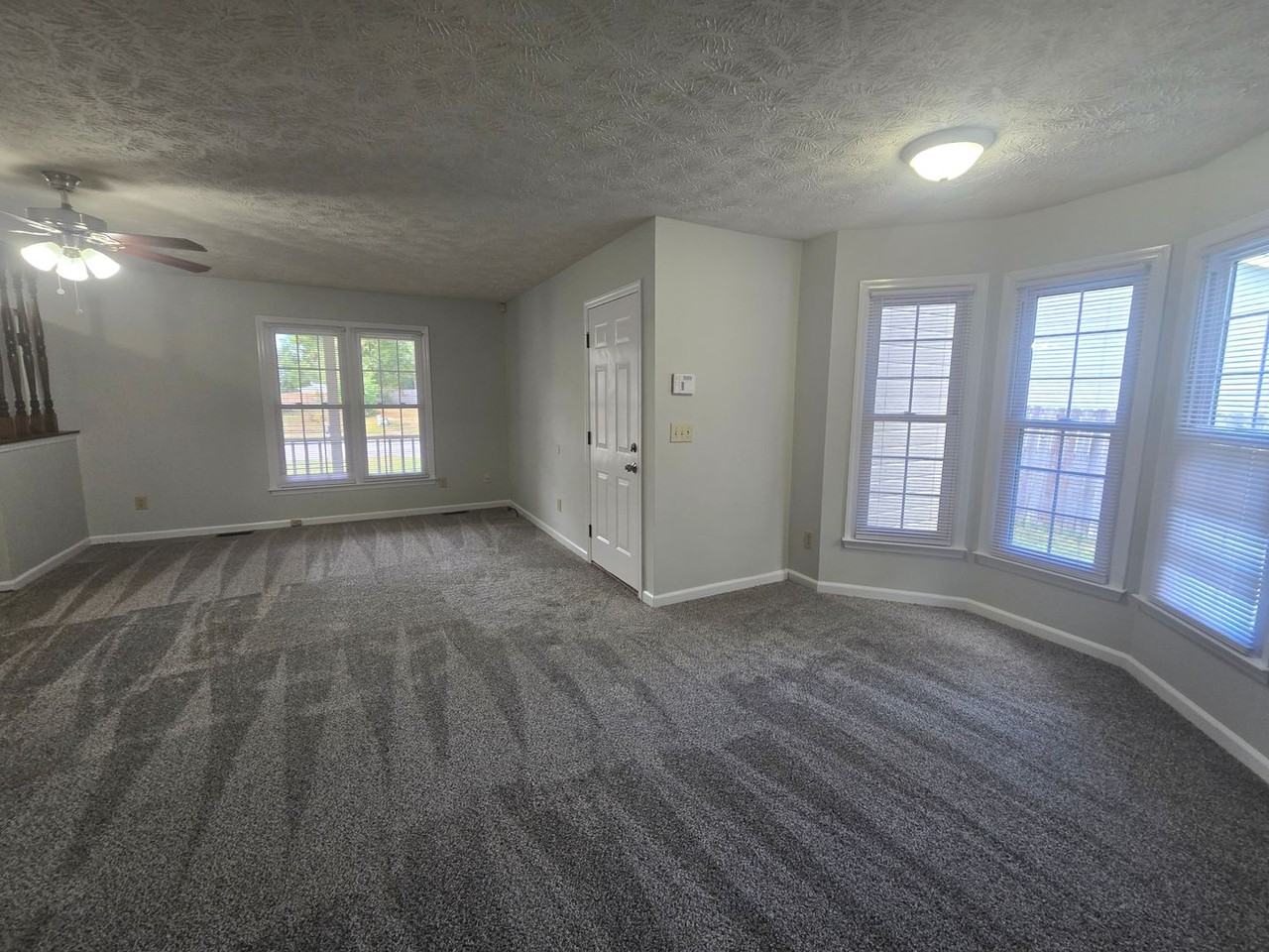 647 Daharan Dr - Photo 2 of 15