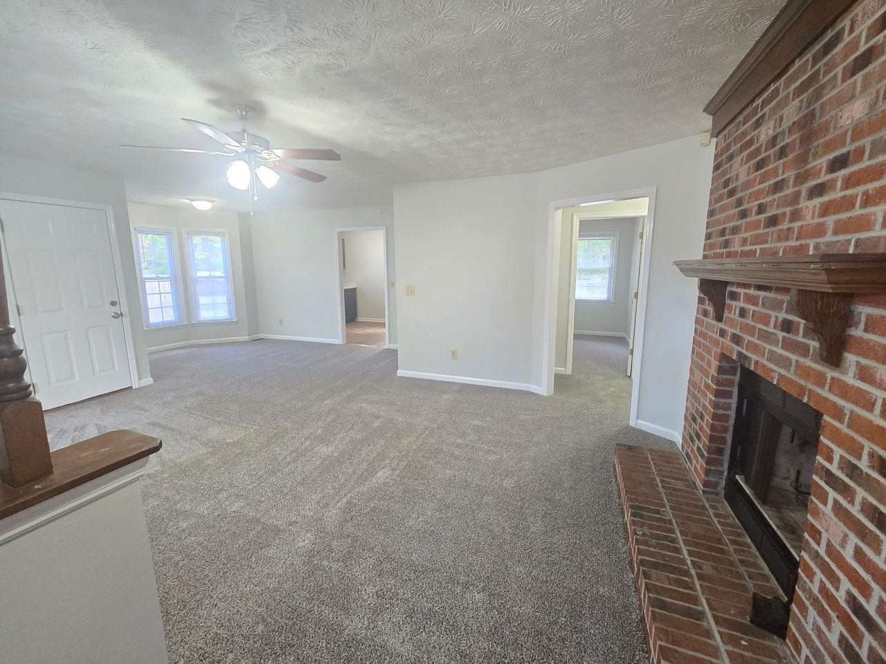 647 Daharan Dr - Photo 6 of 15