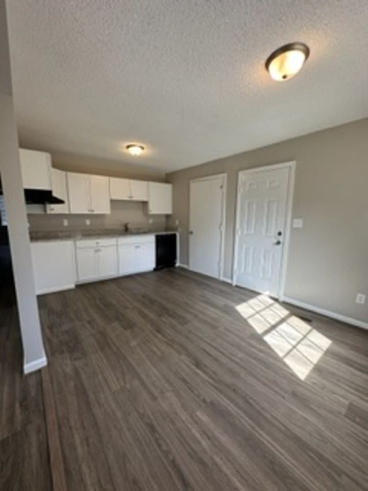 8221 Vassar Ave - Photo 6 of 12