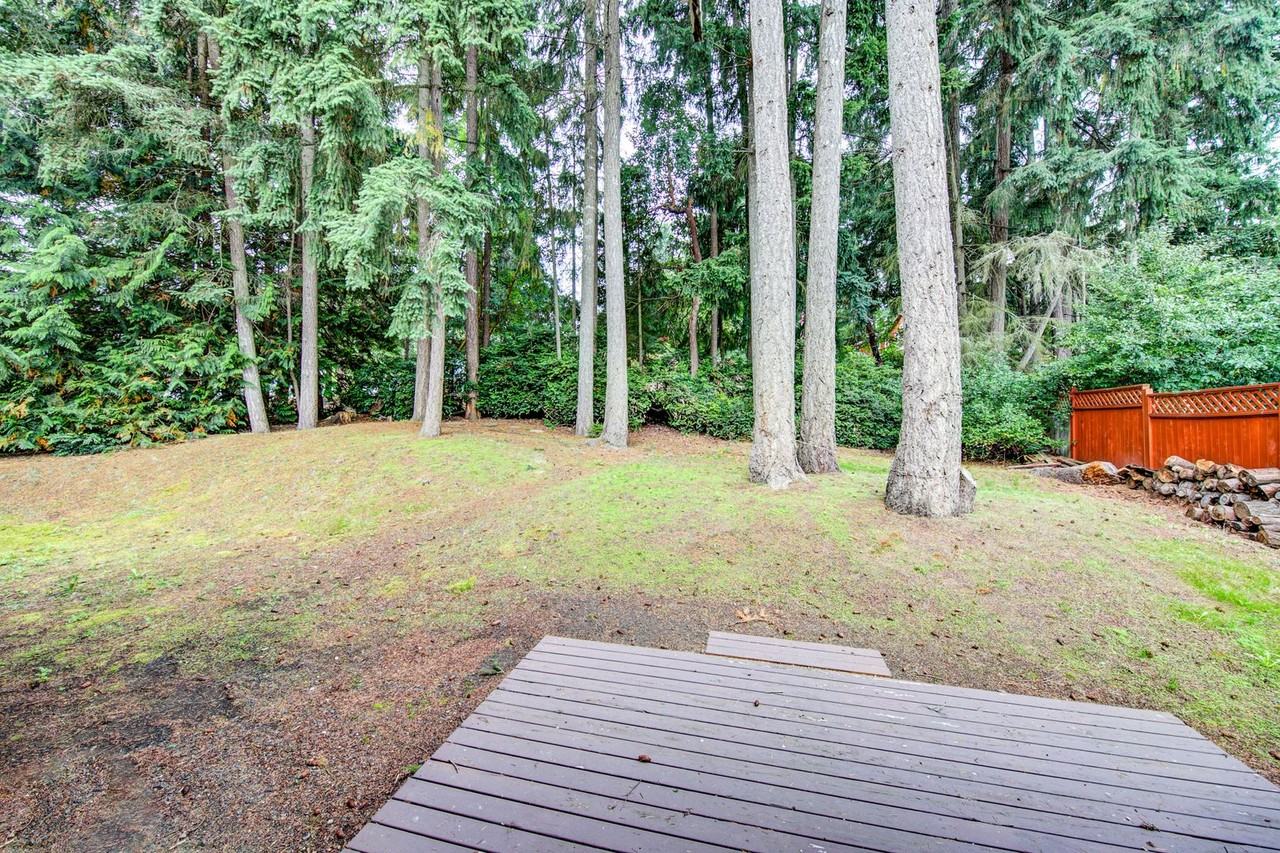 1124 Nw Poppy Ct - Photo 5 of 33