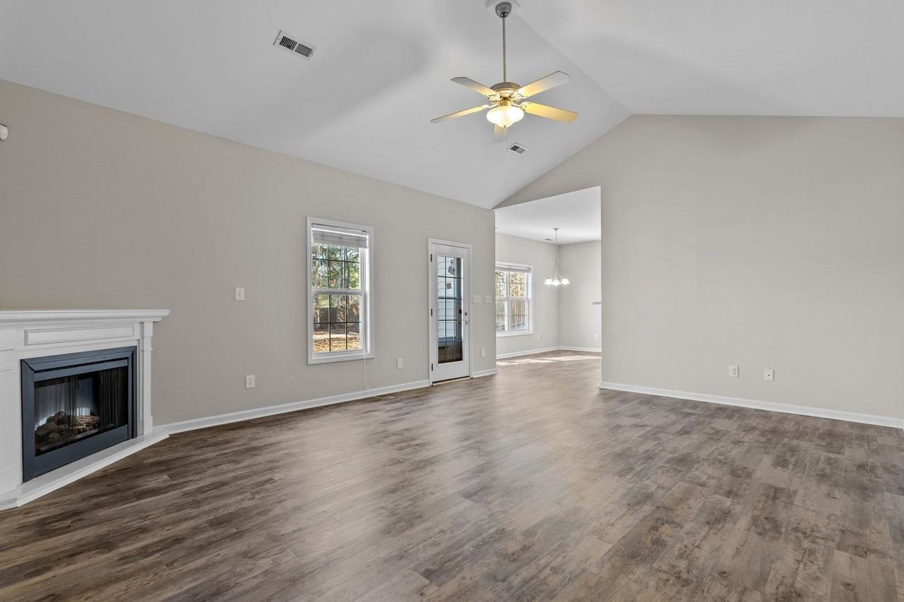 31 Claymore Ct - Photo 3 of 34