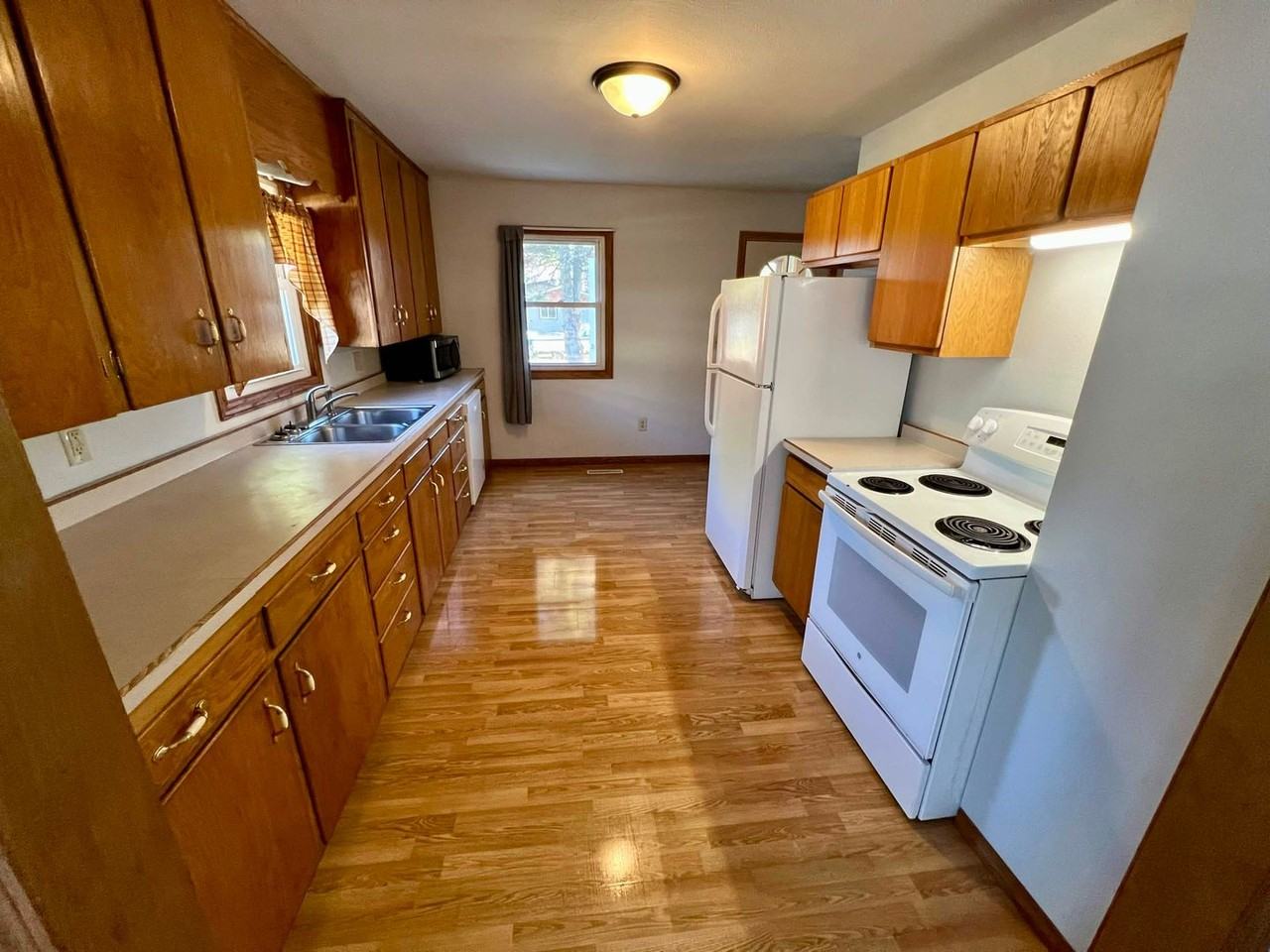 5424 104th St - Photo 2 of 17
