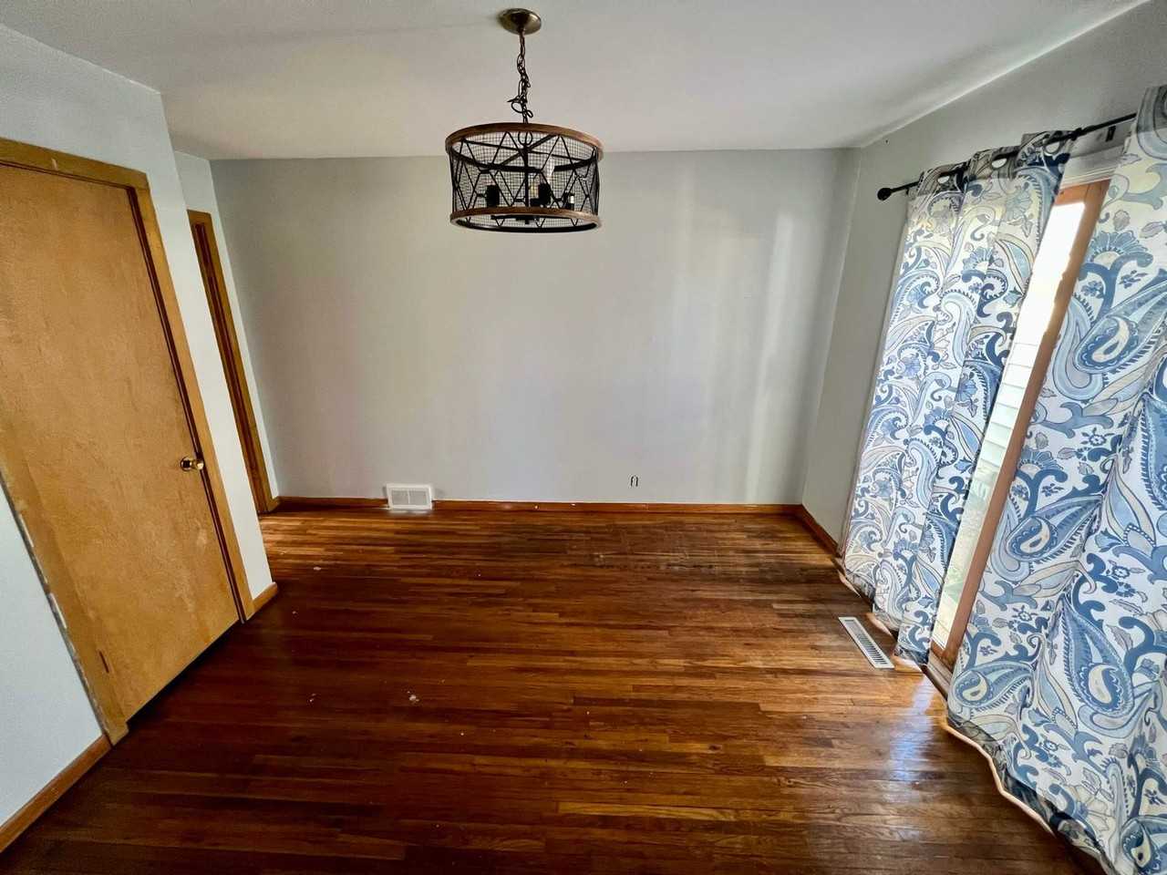 5424 104th St - Photo 3 of 17