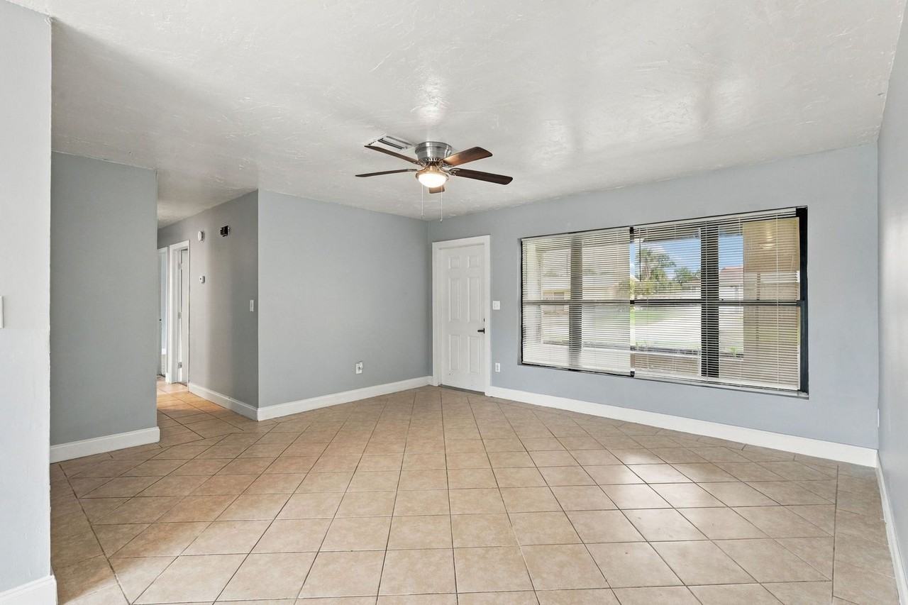 3291 Edgewood Dr Ne - Photo 3 of 23