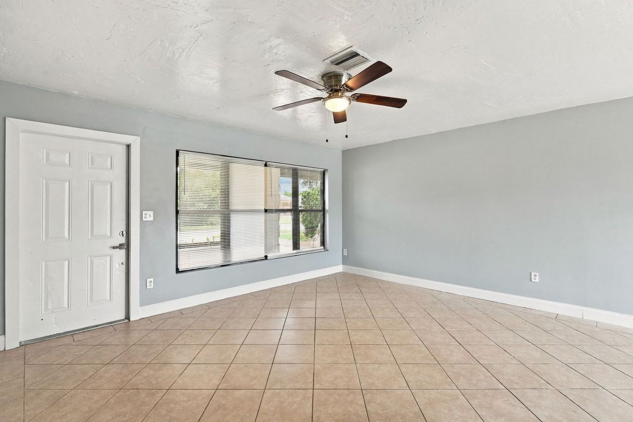 3291 Edgewood Dr Ne - Photo 5 of 23
