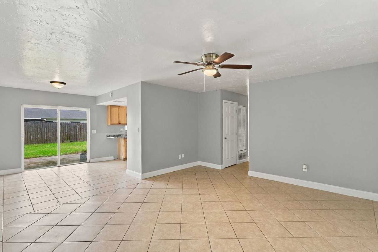 3291 Edgewood Dr Ne - Photo 6 of 23