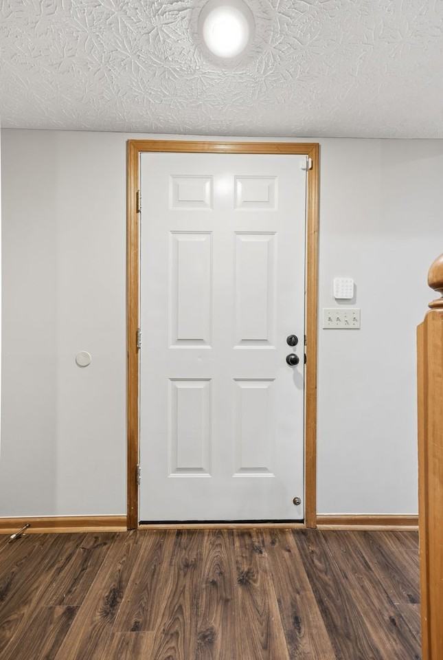 568 Elm Ct - Photo 5 of 41