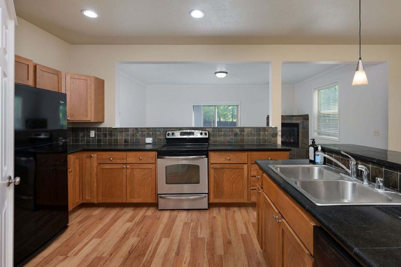 712 Forestglen Dr - Photo 6 of 21