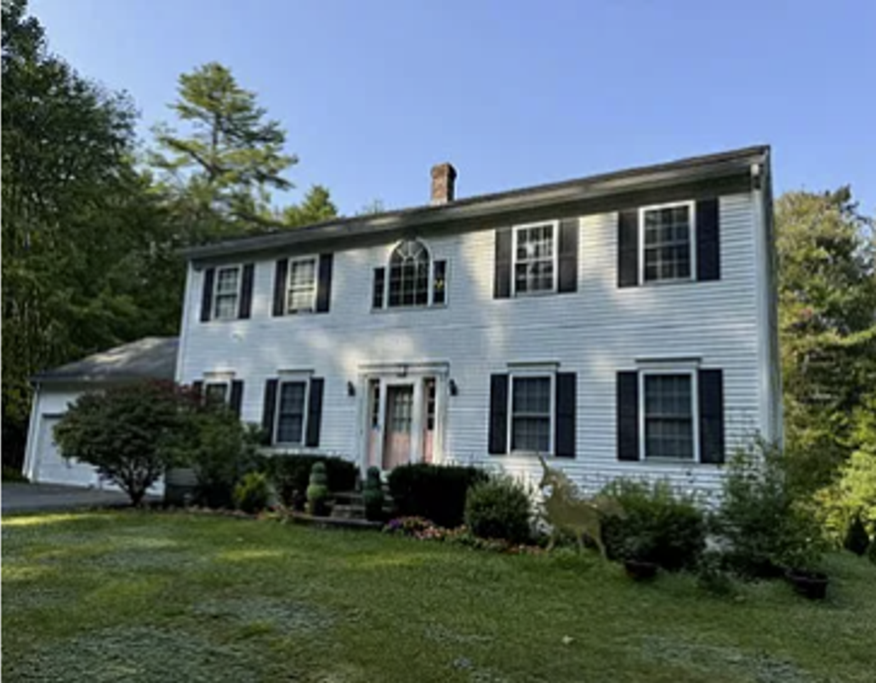 116 Stone St - Photo 2 of 16