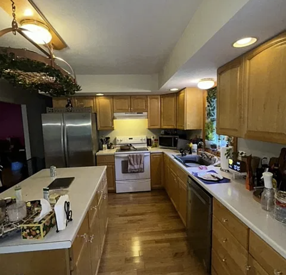 116 Stone St - Photo 3 of 16