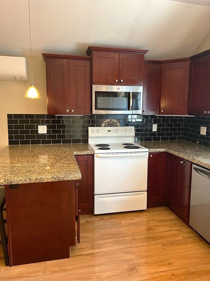 18605 Se Wilmot St - Photo 5 of 16