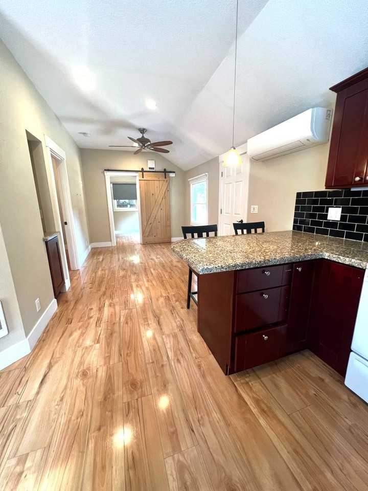 18605 Se Wilmot St - Photo 7 of 16