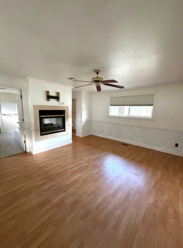18118 31st Ave Ne - Photo 5 of 28