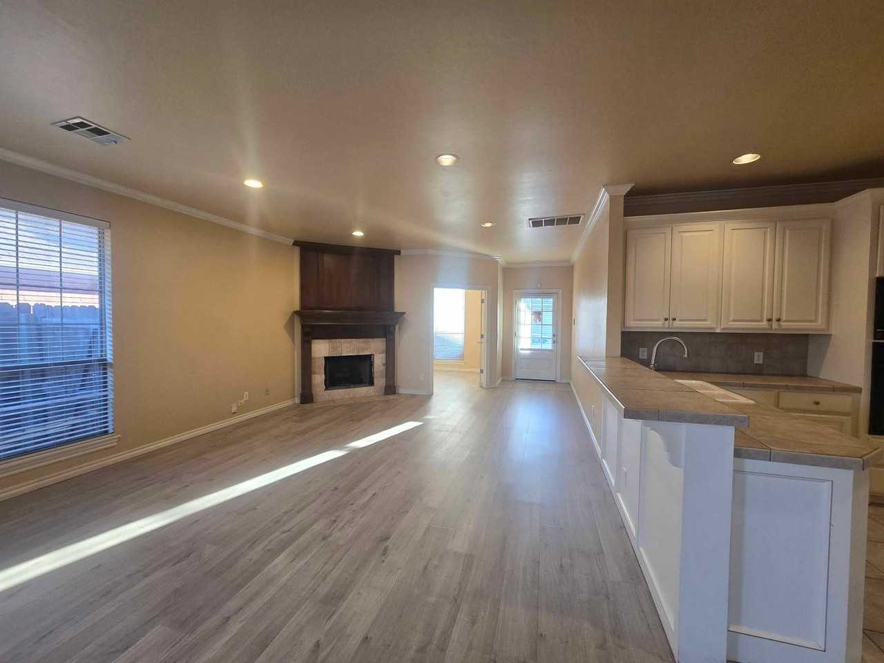 17205 Cedar Dr - Photo 3 of 18