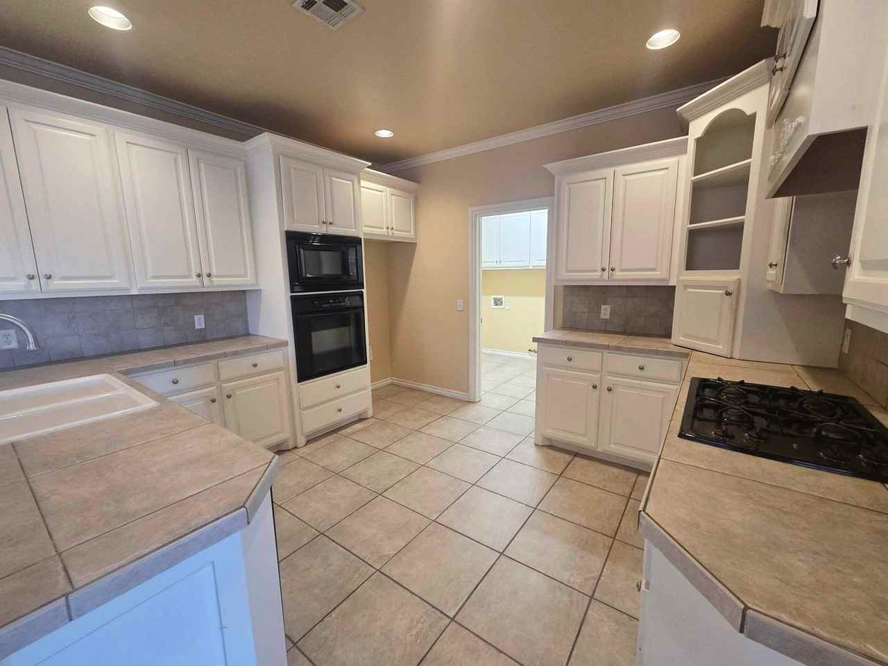 17205 Cedar Dr - Photo 5 of 18
