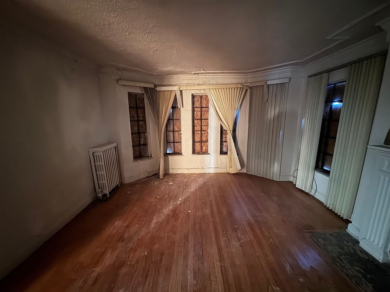 18050 Kentucky St - Photo 3 of 17