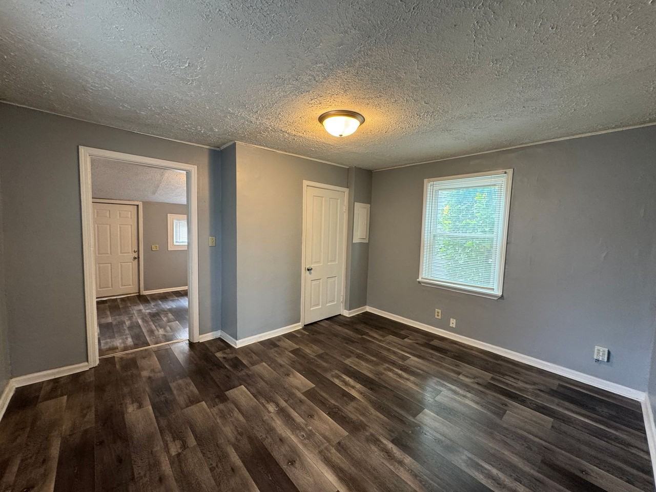 731 Lincoln St - Photo 3 of 22